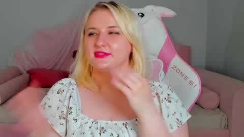 LioraArdyn online show from May 10, 5:12 am