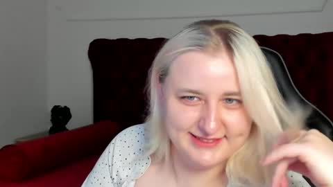 LioraArdyn online show from May 13, 5:16 am
