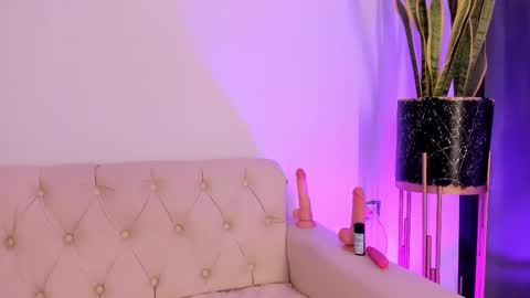 Liorah wolf online show from February 12, 7:53 pm