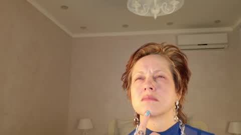 Liora Weiss online show from March 29, 8:03 am