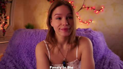 Lina online show from December 1, 1:43 am