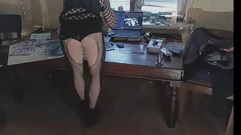 Snapshot of liquid_sky_ chatting on March 21, 2:53 pm liquid_sky_ online show from March 21, 2:53 pm