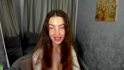 Snapshot of lira_revery chatting on December 4, 12:42 am Lira revery online show from December 4, 12:42 am