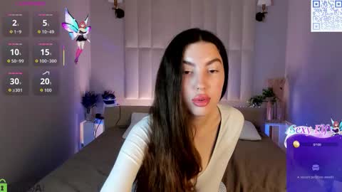 Snapshot of lira_revery chatting on December 15, 11:20 pm Lira revery online show from December 15, 11:20 pm