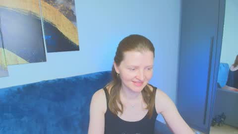 Lisa online show from April 4, 2:21 am