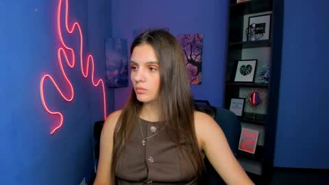 Snapshot of lisa_dark_ chatting on May 26, 11:39 am Lisa online show from May 26, 11:39 am