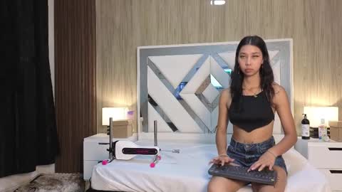 lisa_sweetas online show from February 15, 1:24 am