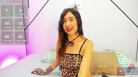 lisa white  online show from November 21, 1:10 pm