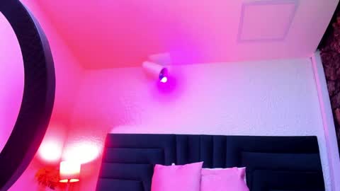 lisa white  online show from March 28, 4:01 am