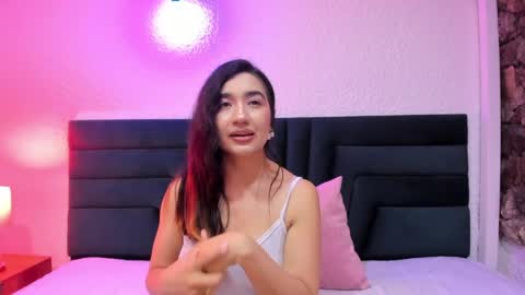 lisa white  online show from May 6, 8:58 pm