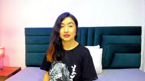 lisa white  online show from May 17, 8:27 pm