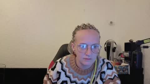 Snapshot of lisaathomass chatting on April 16, 3:40 am Lisa and Thomas online show from April 16, 3:40 am