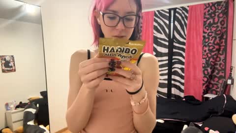 Snapshot of lisabethlaurence chatting on April 2, 6:33 am Aileen online show from April 2, 6:33 am