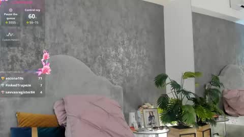lisacroft online show from May 16, 10:36 am