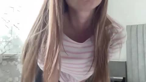 Snapshot of lisaflower1 chatting on April 6, 2:40 pm Lisa online show from April 6, 2:40 pm
