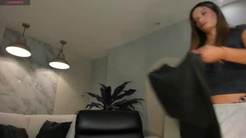 Lisa  Flowers online show from March 23, 10:52 am