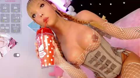 lisahadidd online show from August 4, 12:25 am