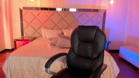 LISA MONROE online show from February 14, 12:41 am