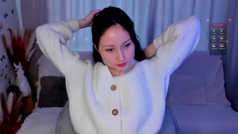 Snapshot of lisamooore chatting on January 11, 7:17 am Lisa Moore online show from January 11, 7:17 am