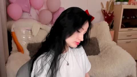 Snapshot of lisamooore chatting on February 21, 11:06 pm Lisa Moore online show from February 21, 11:06 pm