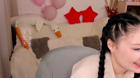 Snapshot of lisamooore chatting on February 24, 3:43 pm Lisa Moore online show from February 24, 3:43 pm