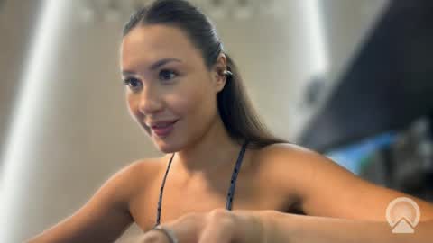 lisandriaaa online show from June 25, 2:43 pm