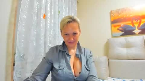 Lisasimsxs online show from July 17, 12:17 am