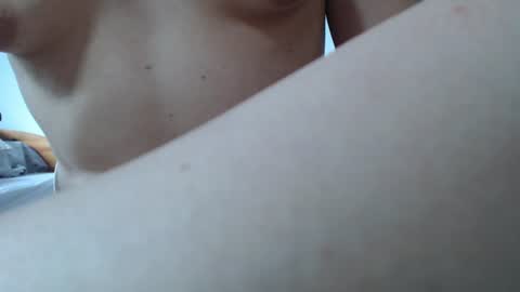 Snapshot of lisaskybaby chatting on June 17, 5:54 am Lisaskybaby online show from June 17, 5:54 am
