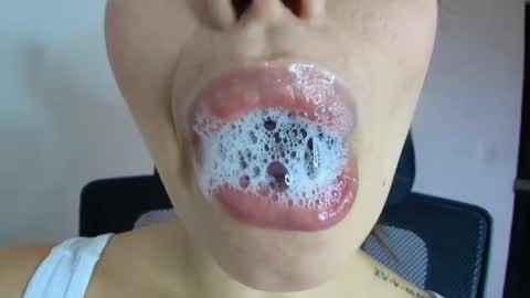 Snapshot of lisbet_21x chatting on September 26, 10:14 pm Lisbet online show from September 26, 10:14 pm