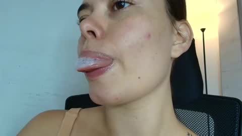 Snapshot of lisbet_21x chatting on September 29, 11:20 pm Lisbet online show from September 29, 11:20 pm