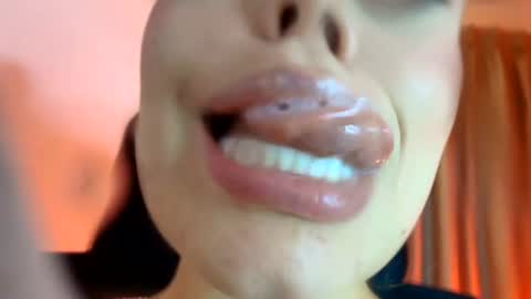 Lisbet online show from June 26, 9:52 pm