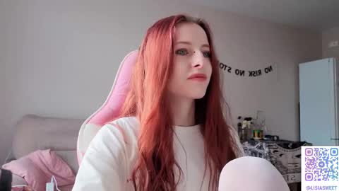 Snapshot of lisiasweet chatting on October 10, 9:19 am Lika online show from October 10, 9:19 am