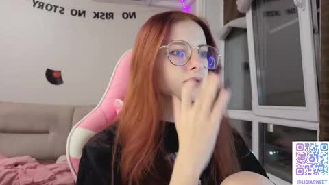 Snapshot of lisiasweet chatting on October 28, 12:41 pm Lika online show from October 28, 12:41 pm