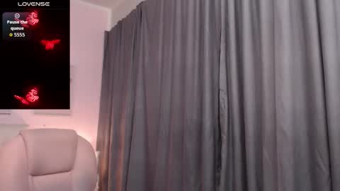 Andrea online show from December 5, 1:58 am