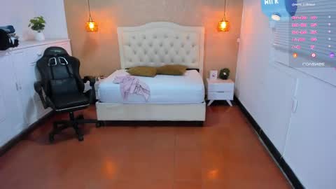 L I S S A  online show from February 11, 2:46 pm