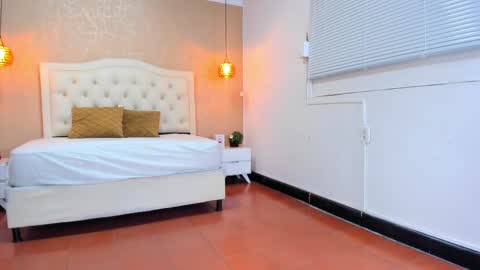 L I S S A  online show from February 13, 4:43 am