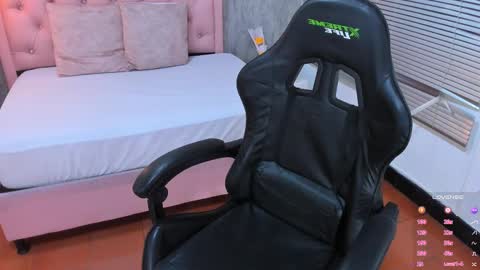 L I S S A  online show from February 22, 4:07 am