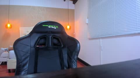 L I S S A  online show from March 6, 7:03 am