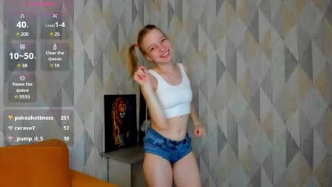 Snapshot of lissa_kitsune chatting on January 19, 10:50 am Lissa online show from January 19, 10:50 am