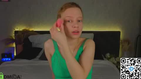 Lissa online show from April 25, 1:30 am