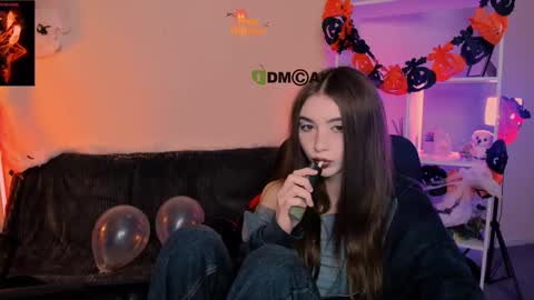 Snapshot of lissa_night chatting on October 27, 10:30 am lissa_night online show from October 27, 10:30 am