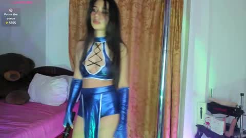 Snapshot of lissa_petitee chatting on February 15, 12:37 am lissa_petitee online show from February 15, 12:37 am