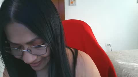 Snapshot of lissafeethot chatting on February 17, 10:27 pm Lissafeethot online show from February 17, 10:27 pm