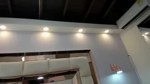 lissaharris online show from February 1, 5:17 am