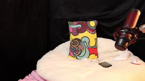 Lissa Ross online show from March 12, 8:20 pm