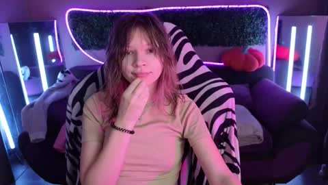 Lena online show from November 18, 9:03 am