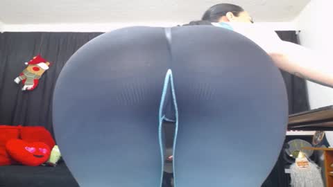 LITA a sexy milf online show from January 3, 11:01 pm