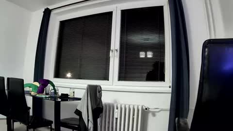 Snapshot of litlle_cockie chatting on January 5, 5:51 pm Little Cockie online show from January 5, 5:51 pm