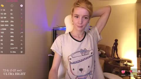 Snapshot of litllle_alis_a chatting on February 24, 6:47 pm Alisa online show from February 24, 6:47 pm
