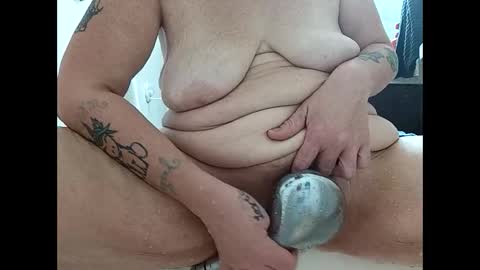 Snapshot of littlcuddlebug89 chatting on November 11, 3:23 pm littlcuddlebug89 online show from November 11, 3:23 pm